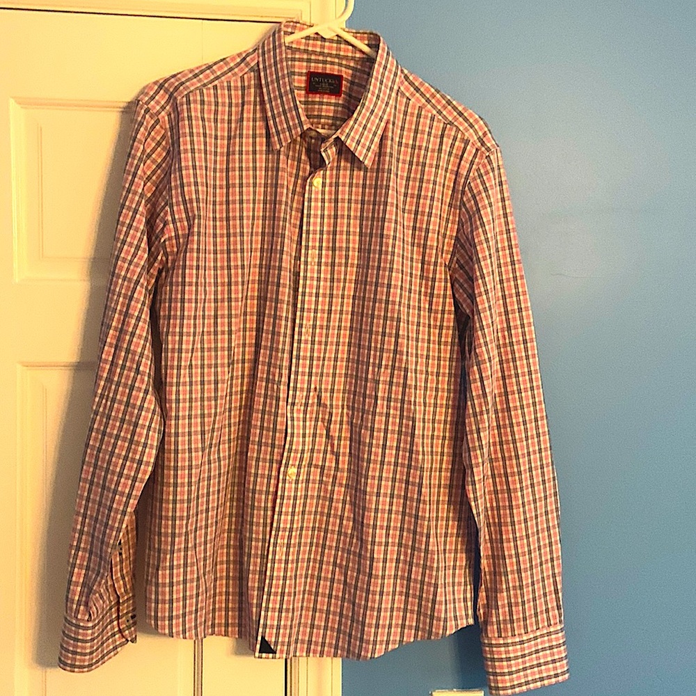 Untuckit shirt
